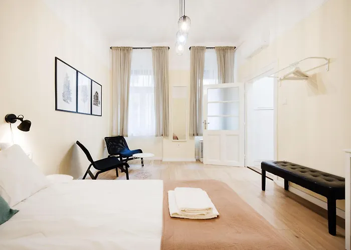 Perfectly Compact - Two Bedrooms With Ac & Parking